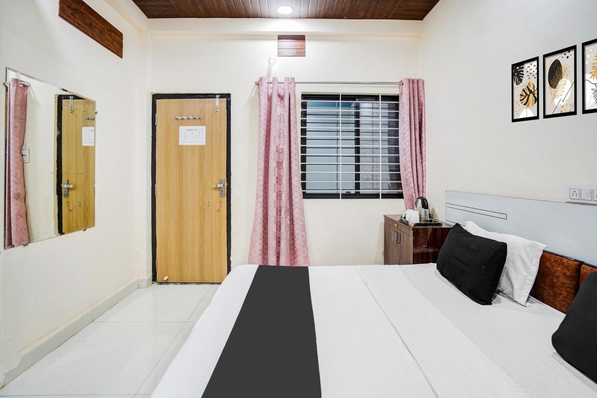 Super Hotel O Brilliant Convention Centre Formerly Madhur Shree Indore Extérieur photo